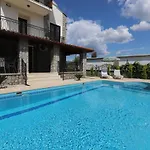 Lanka Villa
